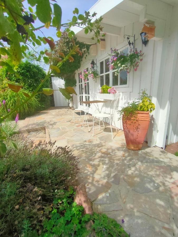 Luana'S White Cottage Surwold Exteriér fotografie